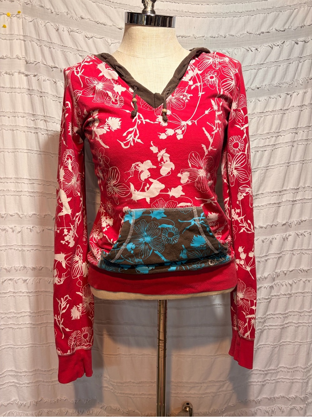 Y2K O'Neill pull over floral hoodie